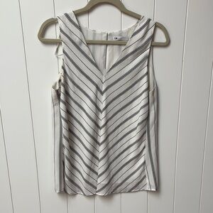 DR2 cream and black Chevron v neck Tank Top lined L